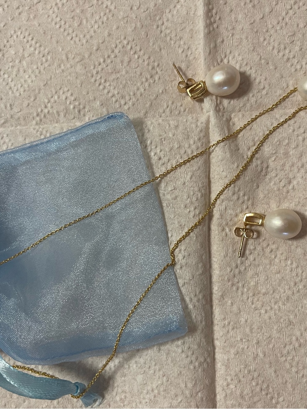 Gold Chain Necklace with Pearl Earrings